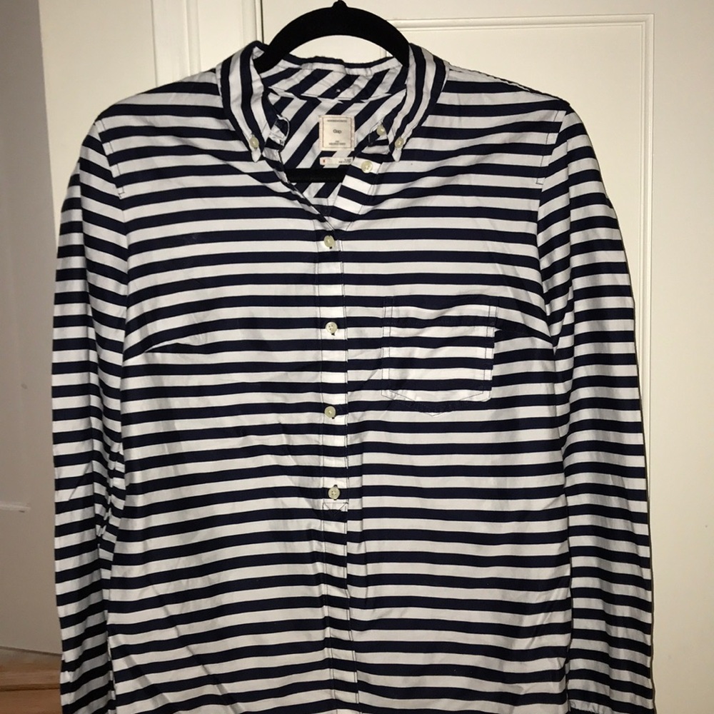 **3 for $18!!! Gap navy and white cotton button up